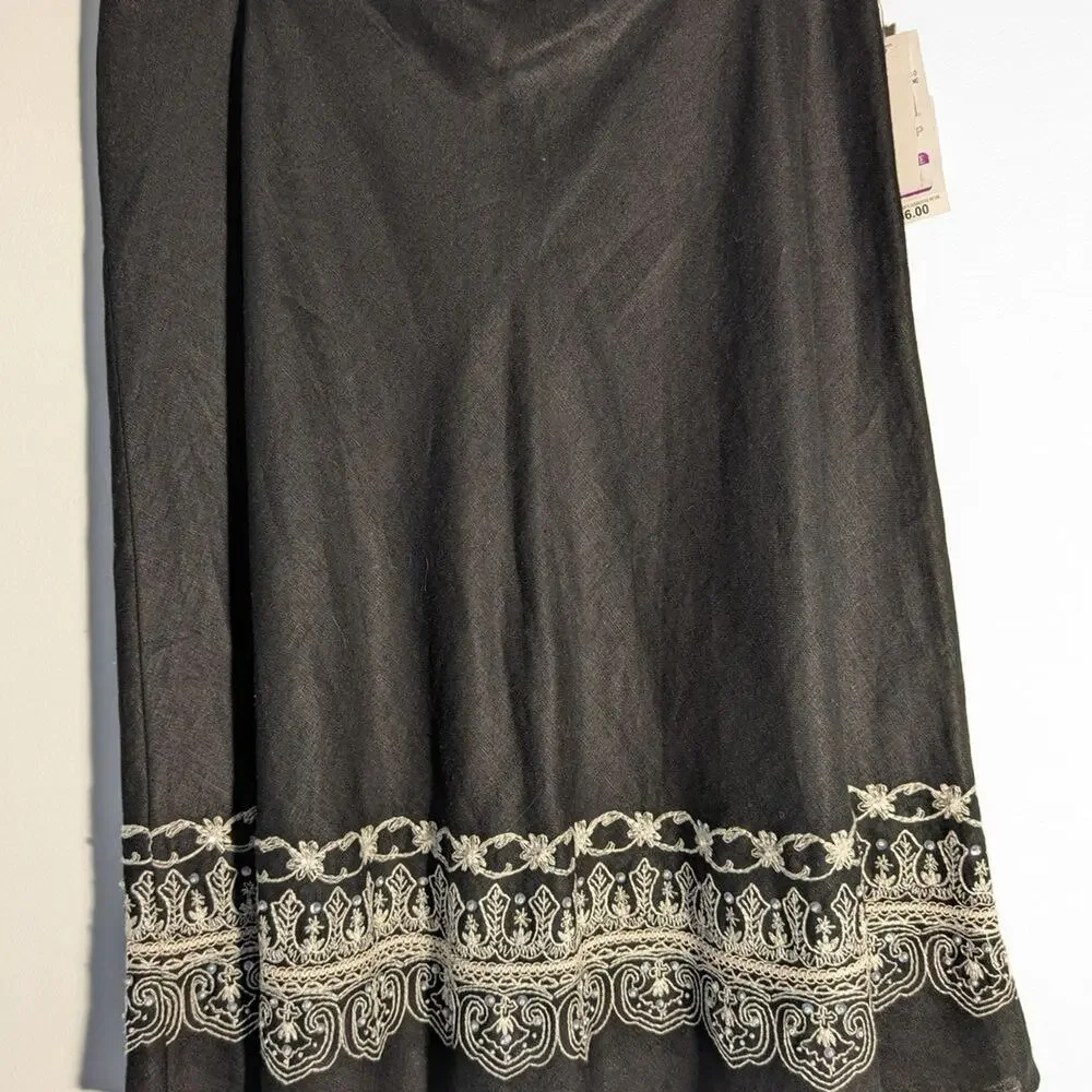 Rafaella NewElegant Black Skirt with Intricate White‎ Detailing 12P